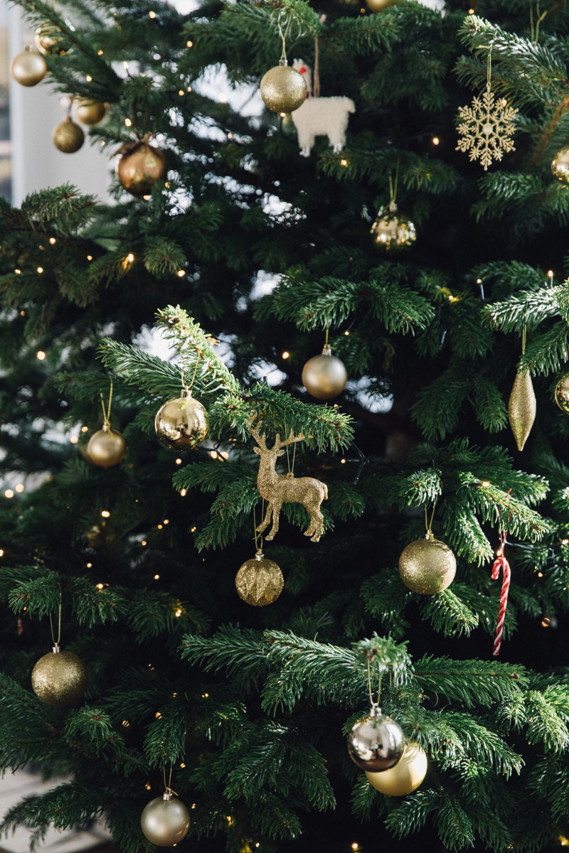 Gold Christmas Tree Decorations | Large Traditional Real Christmas Tree | Christmas Decorations Home Tour | The Elgin Avenue Blog