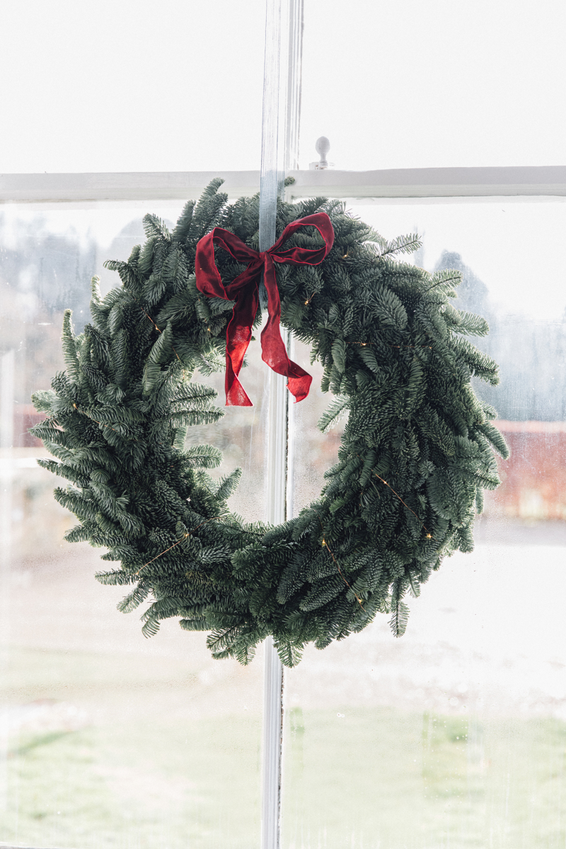 Traditional Christmas Wreaths | The Elgin Avenue Blog