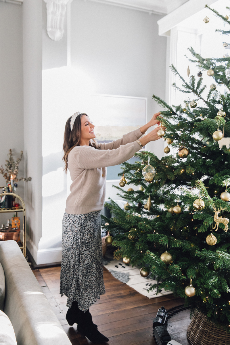 Large Traditional Christmas Tree | The Elgin Avenue Blog Christmas Decorations Home Tour 