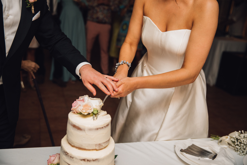 Naked Mediterranean Wedding Cake | The Elgin Avenue Blog