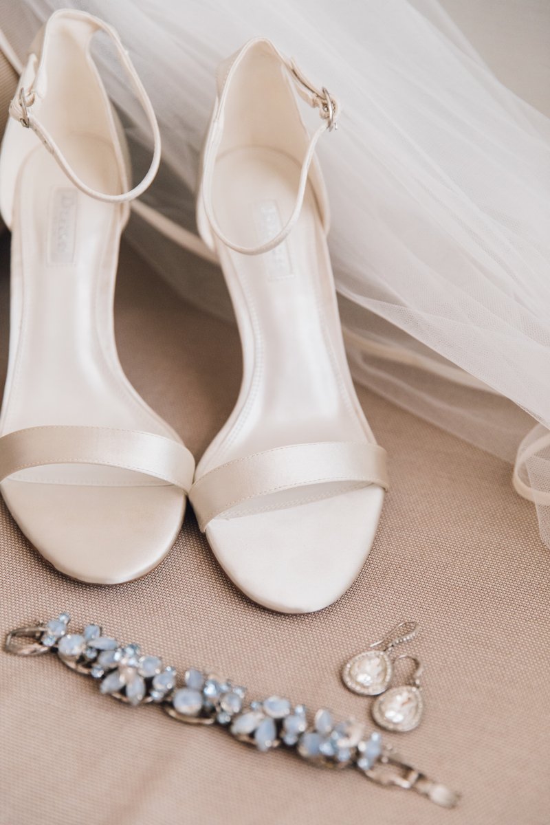 Wedding Day Accessories | Monica Beatrice Wedding Menorca