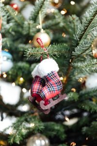 Tartan Christmas Tree Decoration | Classic Christmas Home Decor in Natural Colours | The Elgin Avenue Blog